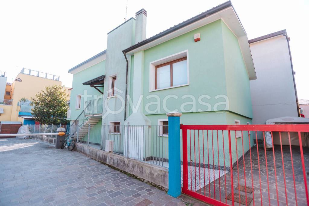 casa indipendente in vendita a Caorle