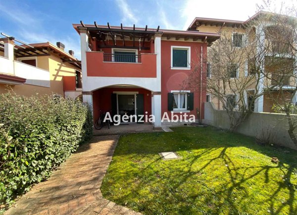 appartamento in vendita a Caorle in zona Porto Santa Margherita