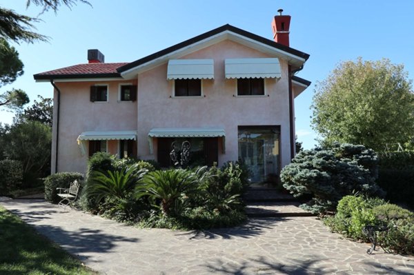 casa indipendente in vendita a Caorle