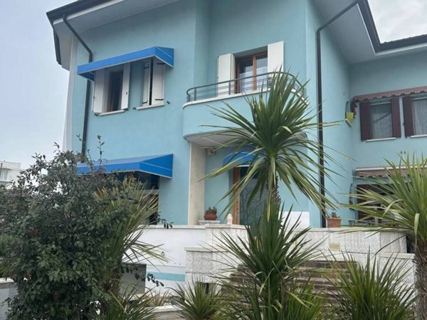 casa indipendente in vendita a Caorle