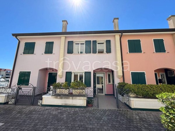 casa indipendente in vendita a Caorle