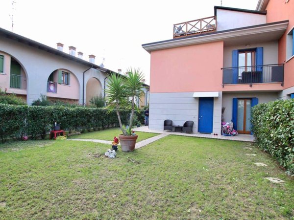 casa indipendente in vendita a Caorle in zona Ottava Presa