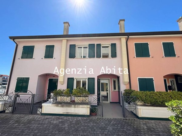 casa indipendente in vendita a Caorle