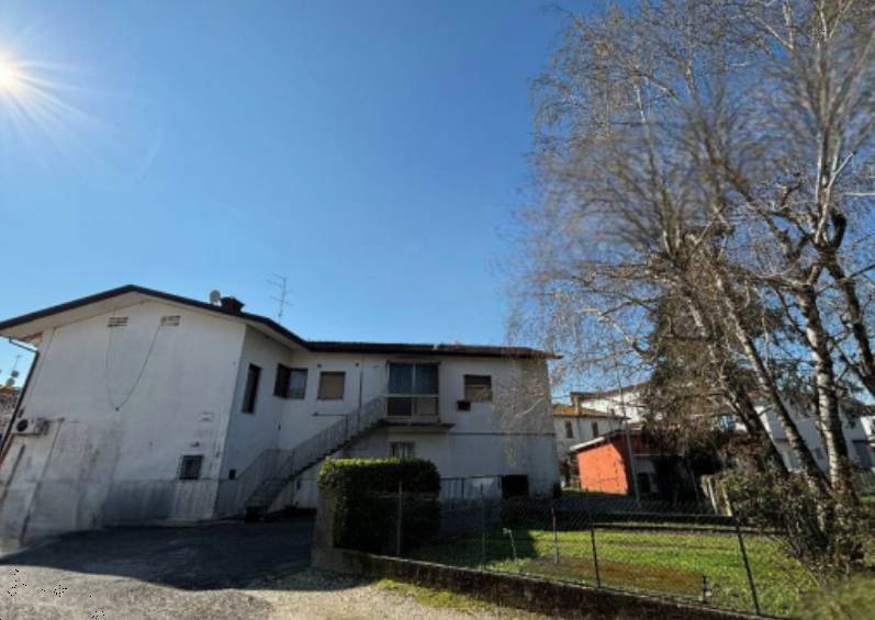 locale di sgombero in vendita a Caorle