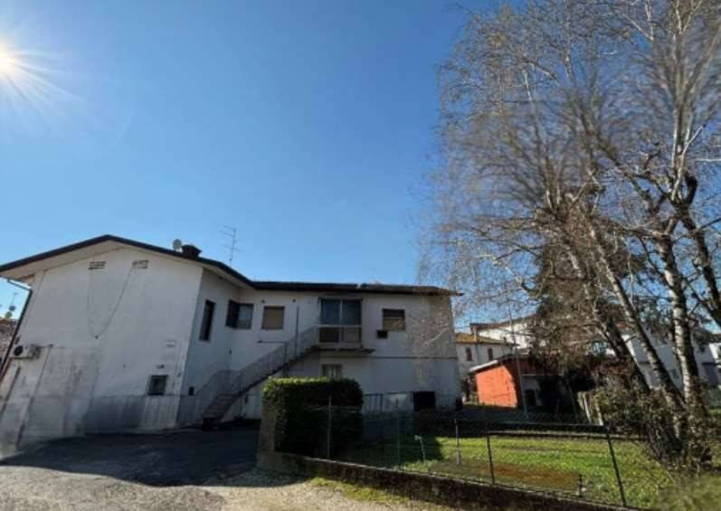 locale di sgombero in vendita a Caorle
