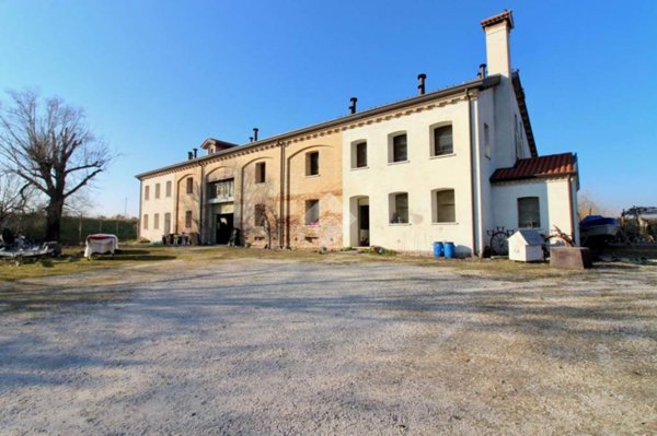 casa indipendente in vendita a Caorle