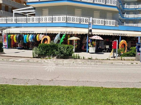 negozio in vendita a Caorle in zona Porto Santa Margherita