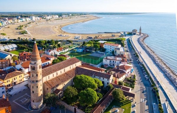 casa indipendente in vendita a Caorle