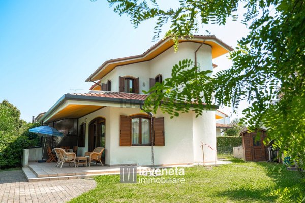 casa indipendente in vendita a Caorle in zona Duna Verde