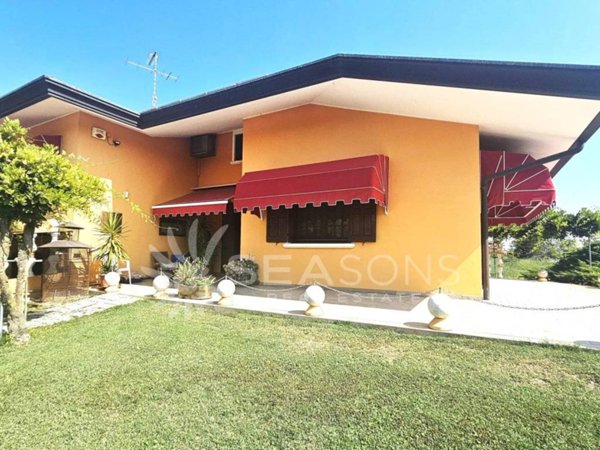 casa indipendente in vendita a Caorle in zona Marango