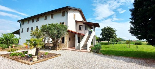 casa indipendente in vendita a Caorle