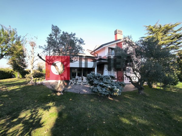 casa indipendente in vendita a Caorle