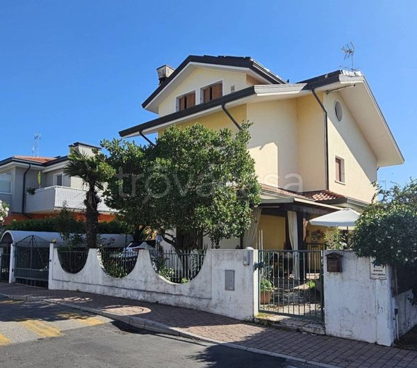 casa indipendente in vendita a Caorle