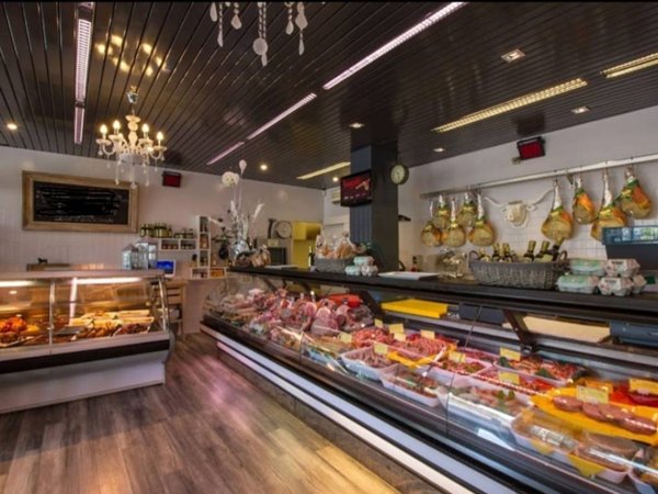 negozio in vendita a Caorle in zona Porto Santa Margherita