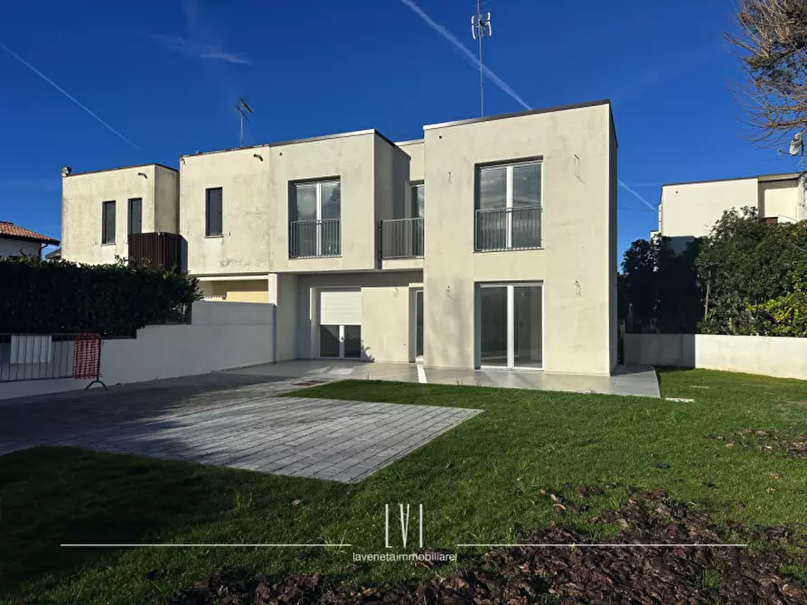 casa indipendente in vendita a Caorle
