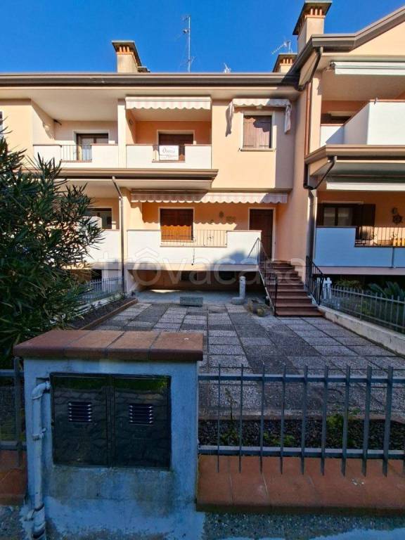 casa indipendente in vendita a Caorle