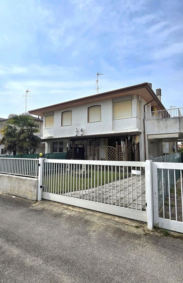 casa indipendente in vendita a Caorle in zona Porto Santa Margherita