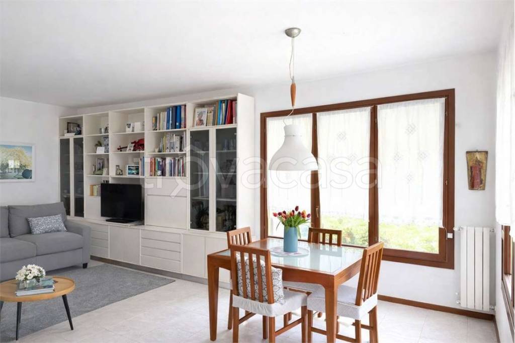 casa indipendente in vendita a Caorle