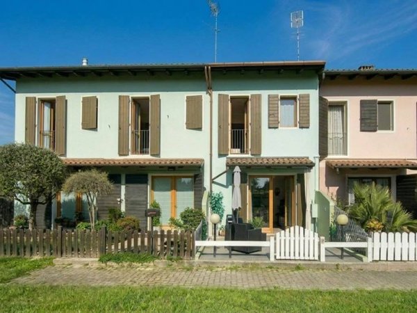 casa indipendente in vendita a Caorle in zona Ottava Presa
