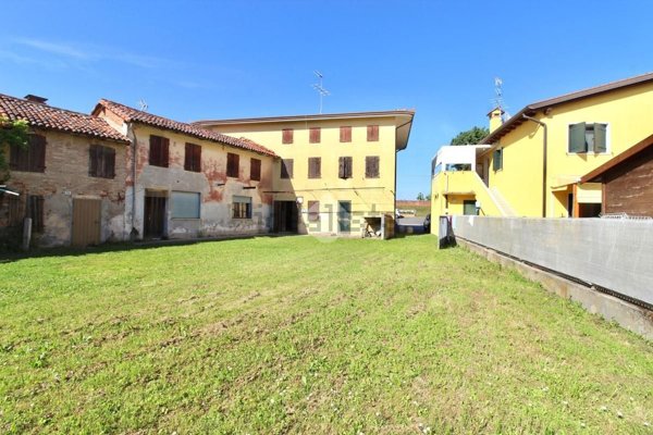 casa indipendente in vendita a Caorle