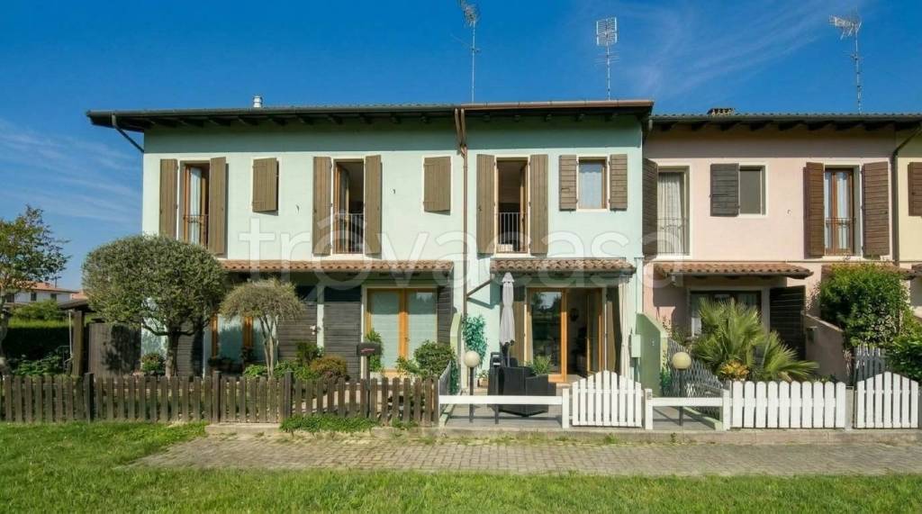 casa indipendente in vendita a Caorle in zona Ottava Presa