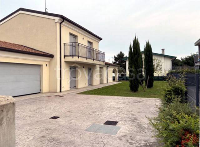 casa indipendente in vendita a Caorle in zona Ottava Presa