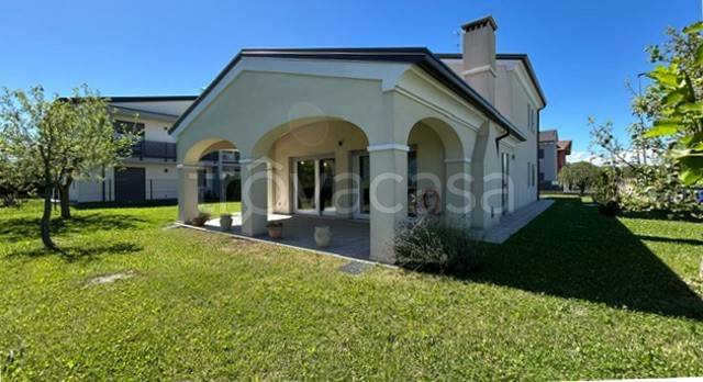 casa indipendente in vendita a Caorle in zona Ottava Presa