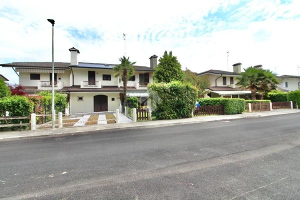 casa indipendente in vendita a Caorle in zona Porto Santa Margherita