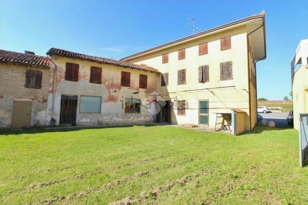 casa indipendente in vendita a Caorle
