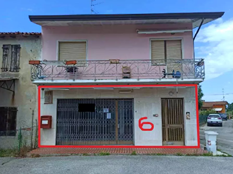 negozio in vendita a Caorle in zona Castello di Brussa