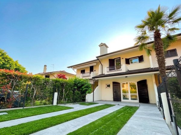 casa indipendente in vendita a Caorle in zona Porto Santa Margherita