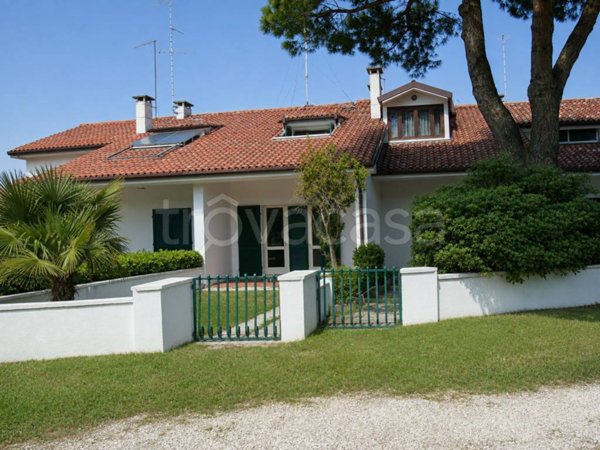 casa indipendente in vendita a Caorle