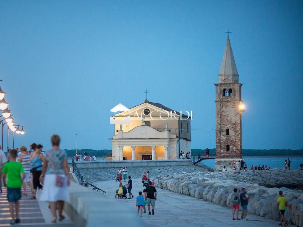 intera palazzina in vendita a Caorle