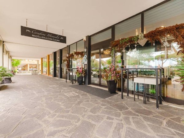negozio in vendita a Caorle in zona Porto Santa Margherita