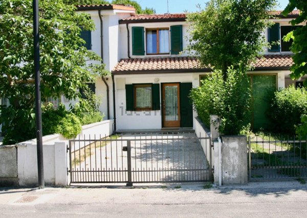 casa indipendente in vendita a Caorle