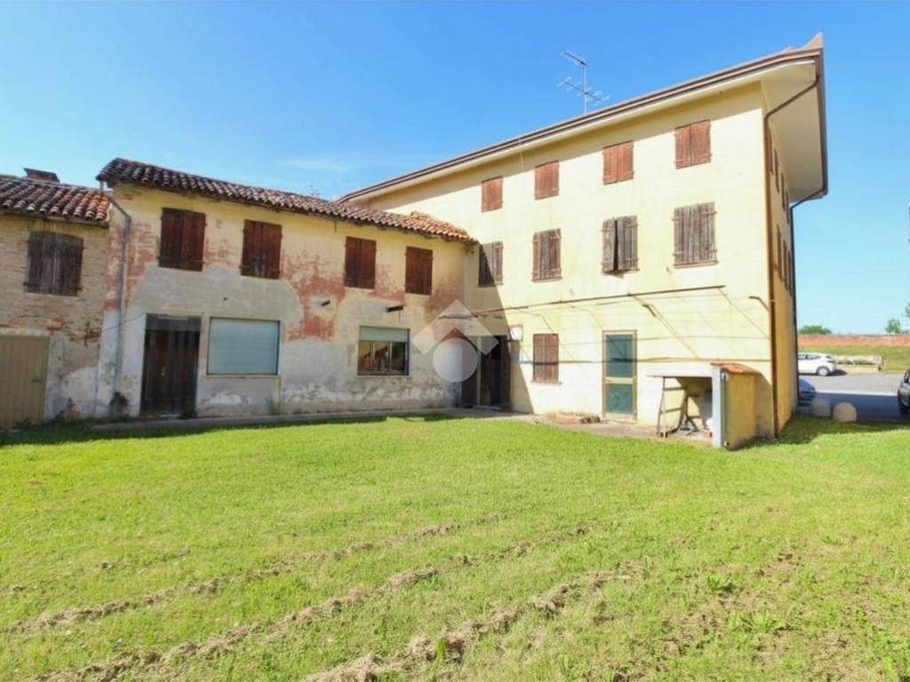 casa indipendente in vendita a Caorle