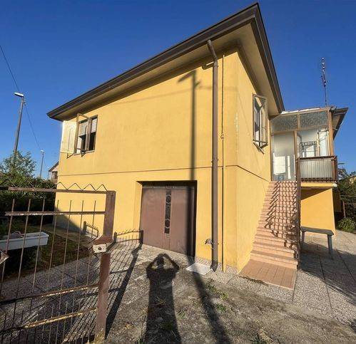 casa indipendente in vendita a Cavarzere in zona Boscochiaro