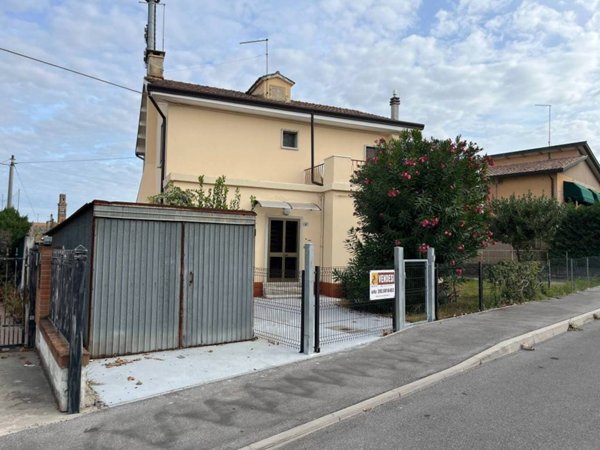 casa indipendente in vendita a Cavarzere