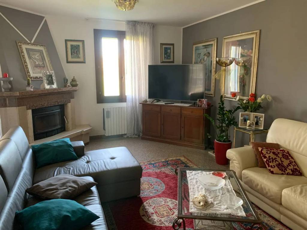 casa indipendente in vendita a Cavarzere