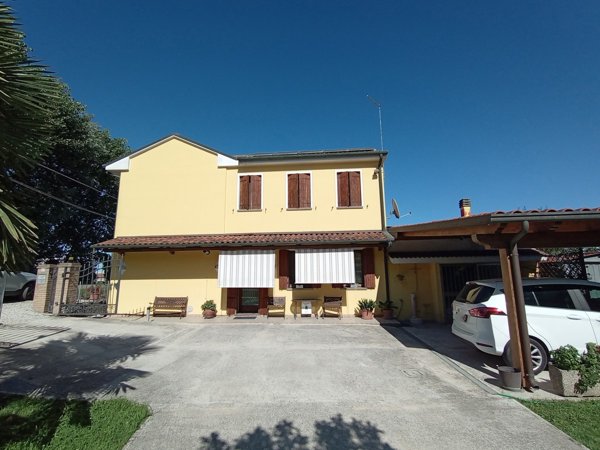 casa indipendente in vendita a Cavarzere