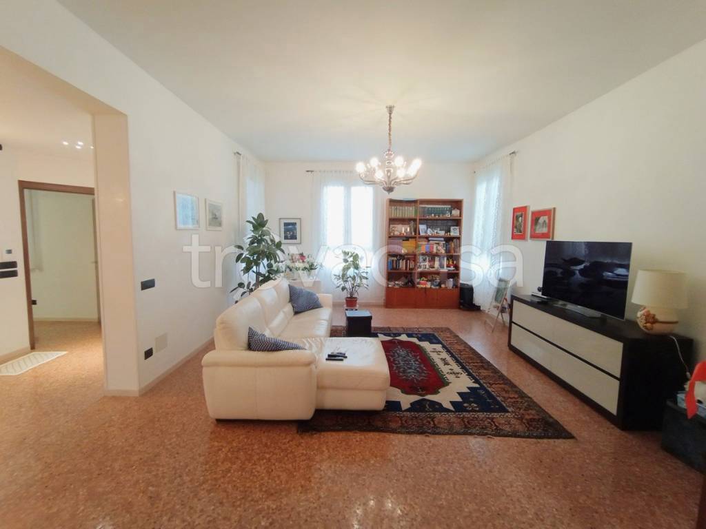 casa indipendente in vendita a Cavarzere