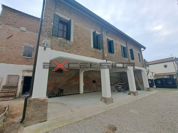 casa indipendente in vendita a Cavarzere
