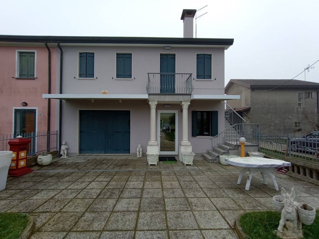 casa indipendente in vendita a Cavarzere