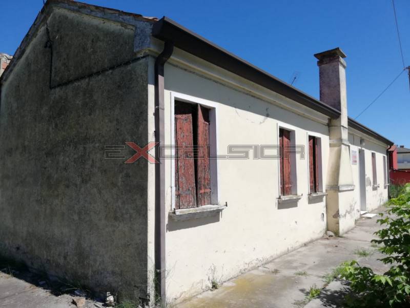 casa indipendente in vendita a Cavarzere in zona Boscochiaro