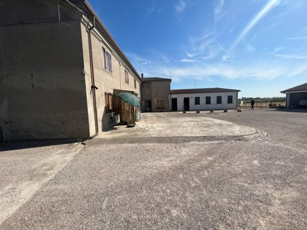 casa indipendente in vendita a Cavarzere