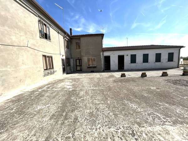 casa indipendente in vendita a Cavarzere