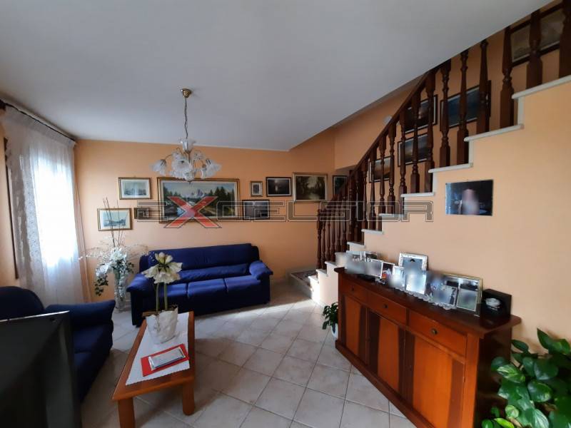 casa indipendente in vendita a Cavarzere