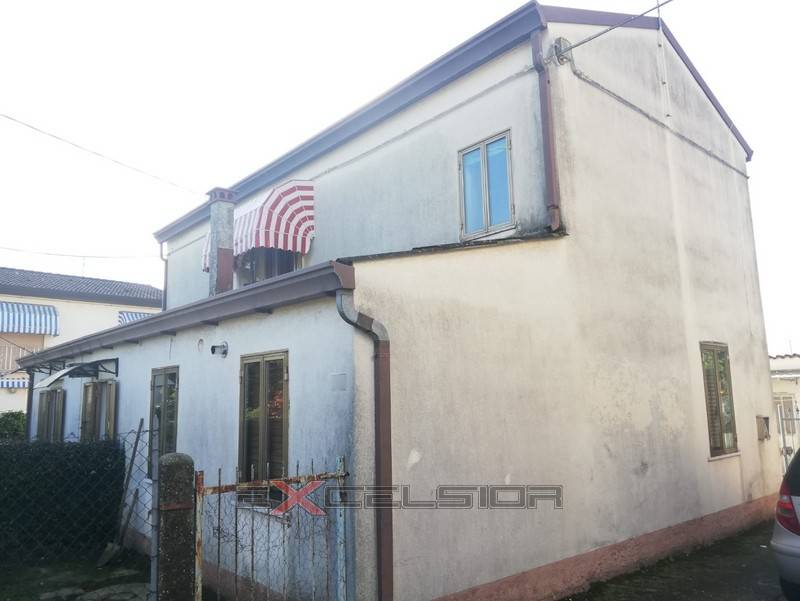 casa indipendente in vendita a Cavarzere