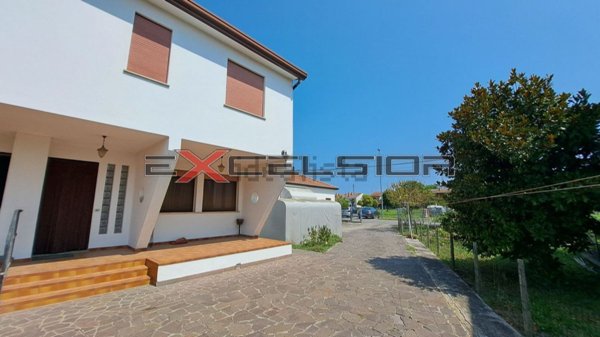 casa indipendente in vendita a Cavarzere in zona Villaggio Busonera