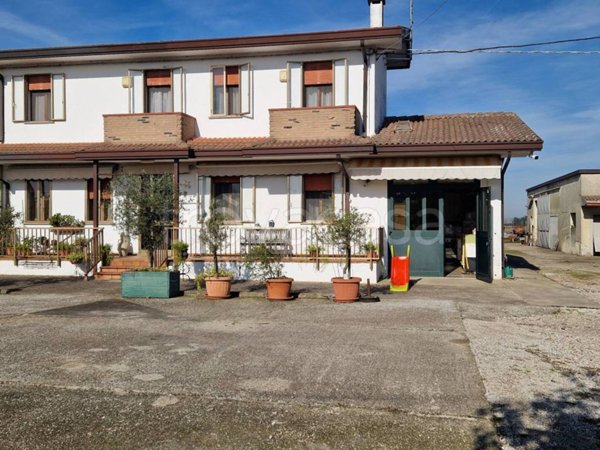 casa indipendente in vendita a Cavarzere